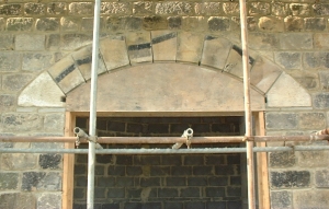 Construction of one of the arches forming part of the Ramsgill house